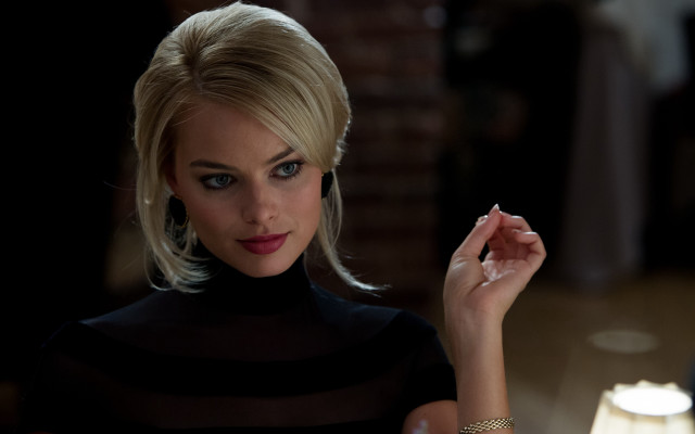 Woman smoking darkroom blonde blue free wallpaper - medium preview image