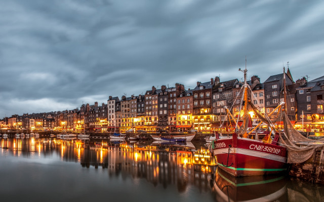 Harbor boats buildings night reflection free wallpaper - medium preview image