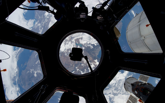 Earth view space station window free wallpaper - medium preview image