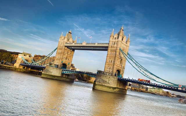 Christopher wren bridge cityscape watercraft free wallpaper - medium preview image