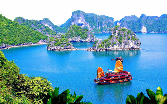 Boat mountains trees scenery ding free wallpaper - medium preview image