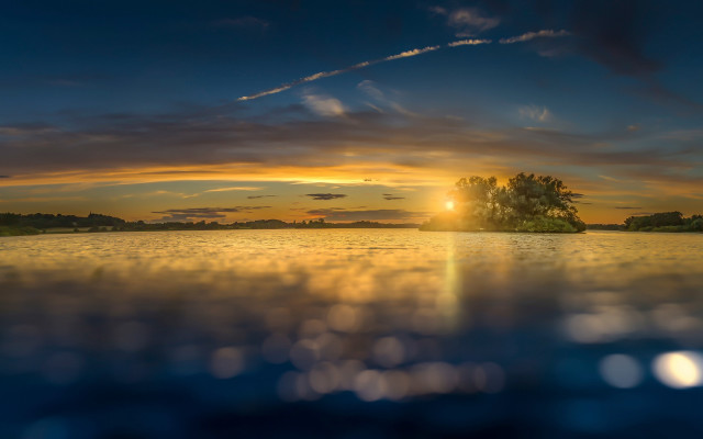 Sunset lake tree clouds dusk free wallpaper - medium preview image