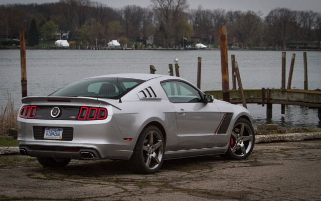 Silver mustang water dock boat free wallpaper - medium preview image