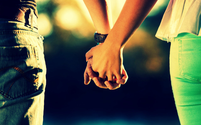 Couple holding hands walking street free wallpaper - medium preview image