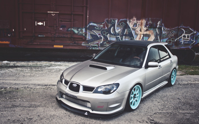 Silver car train graffiti pearlescent free wallpaper - medium preview image