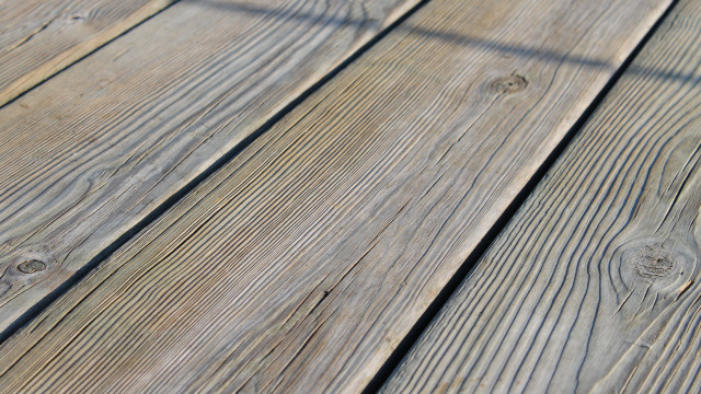 Wooden table metal object chain free wallpaper - medium preview image