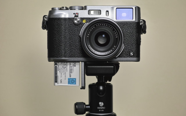 Camera tripod Christopher Williams product free wallpaper - medium preview image