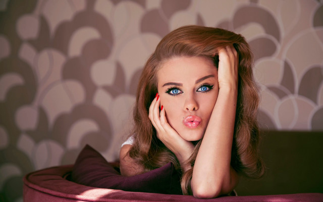 Blue eyes red lips facial free wallpaper - medium preview image