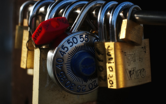 Padlocks metal fence red handle free wallpaper - medium preview image