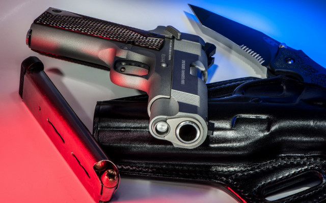 Gun knife leather case red free wallpaper - medium preview image