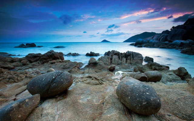 Rocky beach dusk purple sky free wallpaper - medium preview image