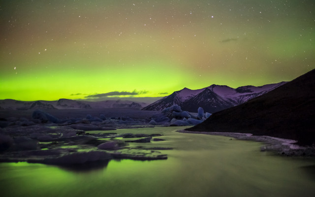 Aurora boreal mountain lake ice free wallpaper - medium preview image