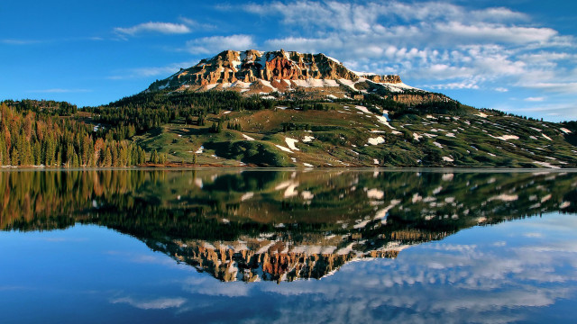 Mountain reflection trees water sky free wallpaper - medium preview image