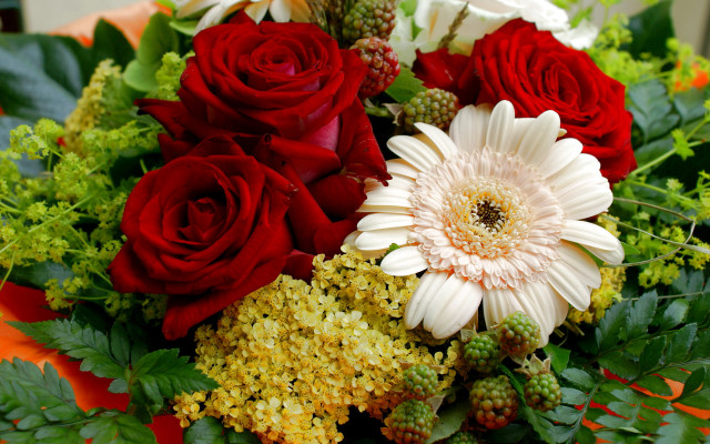 Bouquet red roses green leaves free wallpaper - medium preview image