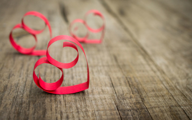 Red paper circles wooden table free wallpaper - medium preview image