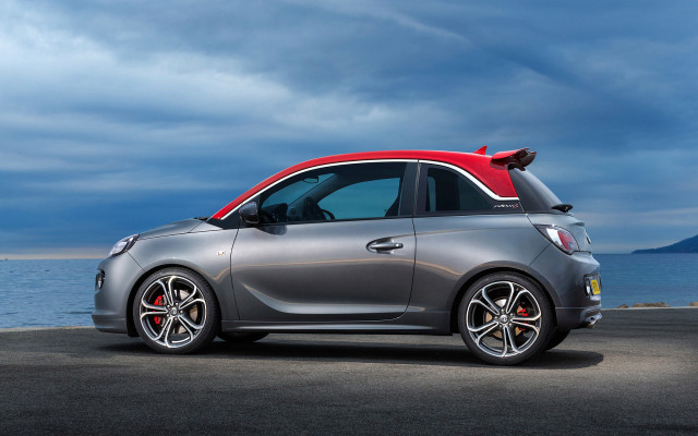 Silver car red top beach free wallpaper - medium preview image