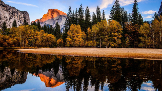 Mountain lake reflection autumn forest free wallpaper - medium preview image