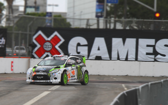 Car race track banner games free wallpaper - medium preview image