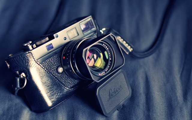 Camera lens bed blue sheet free wallpaper - medium preview image