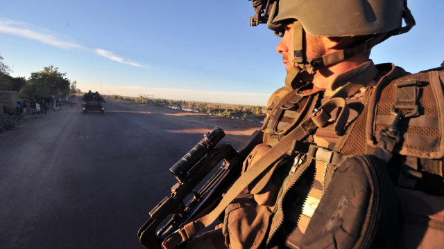Soldier gun helmet road vehicle free wallpaper - medium preview image
