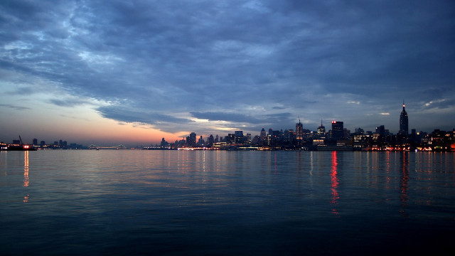 Hudson river city skyline dusk free wallpaper - medium preview image