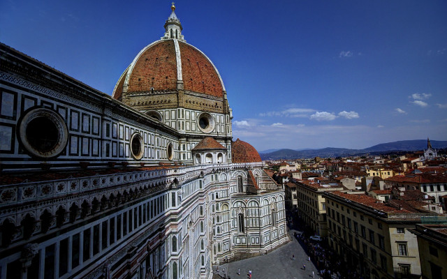 Dome clocktower renaissance tiltshift cityscape free wallpaper - medium preview image
