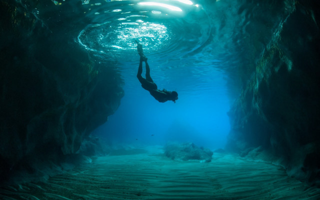 Cave swimming magic realism bubbles free wallpaper - medium preview image