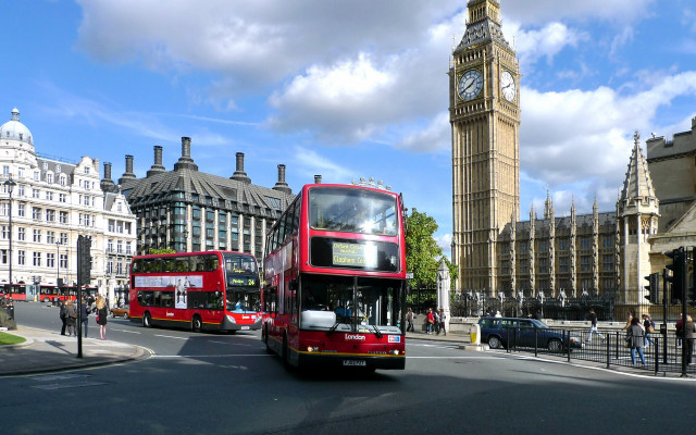 Double decker bus london clock free wallpaper - medium preview image