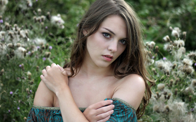 Woman dress flowers outdoors blurry free wallpaper - medium preview image
