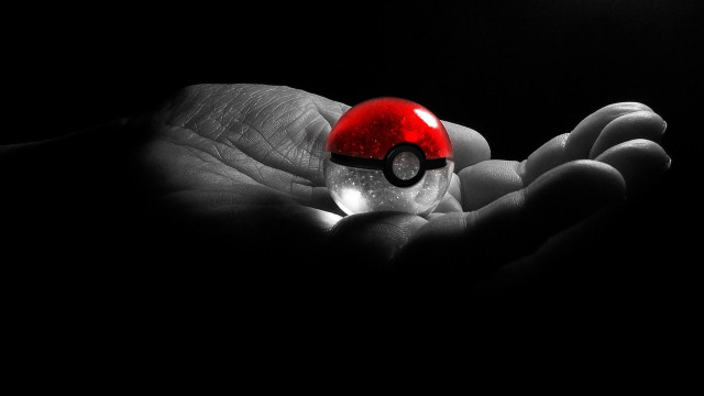 Hand holding pokeball shock art free wallpaper - medium preview image