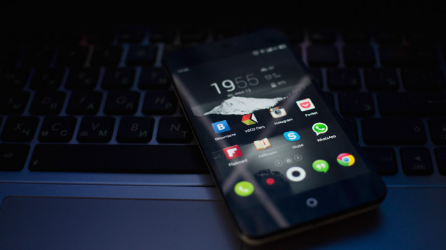 Cell phone keyboard blue dark free wallpaper - medium preview image