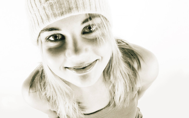 Woman hat smile camera portrait free wallpaper for desktop - medium preview image