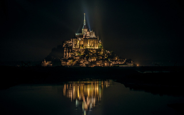 Castle reflection night cityscape gothic free wallpaper - medium preview image