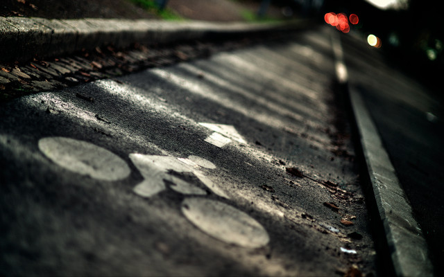 Bike lane redlight bicycle night free wallpaper - medium preview image