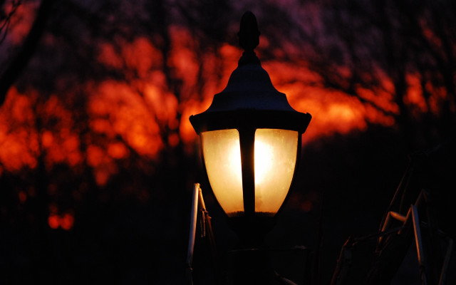 Red sky streetlight autumn leaves free wallpaper - medium preview image