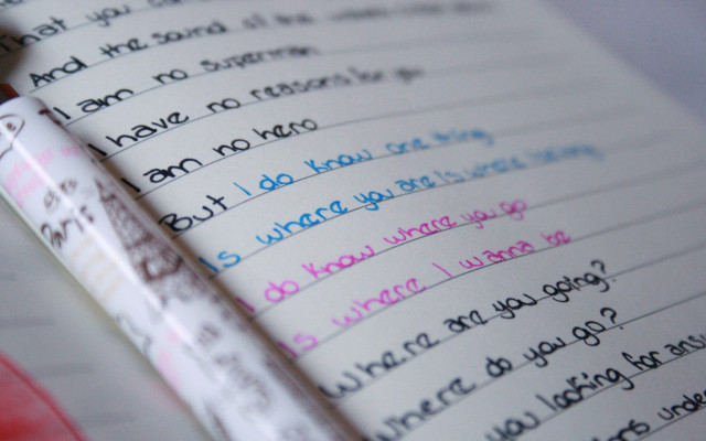 Pen notebook apple artist photo free wallpaper - medium preview image
