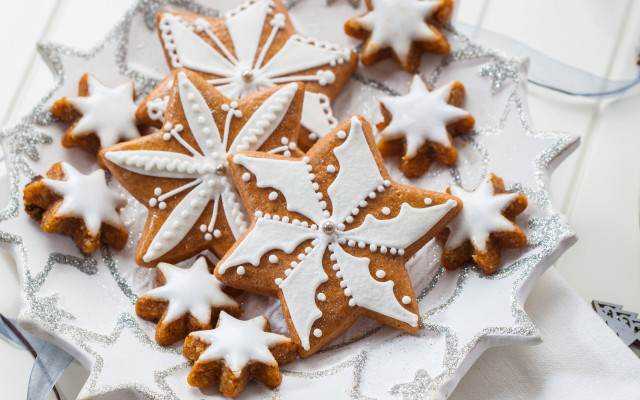 Plate cookies white frosting professional free wallpaper - medium preview image