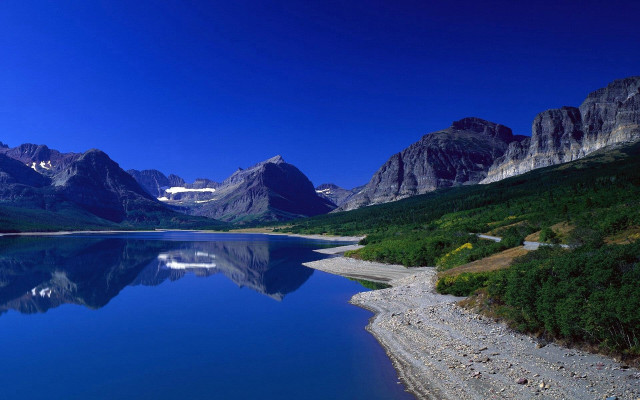Lake mountains trees sky people #3 free wallpaper - medium preview image
