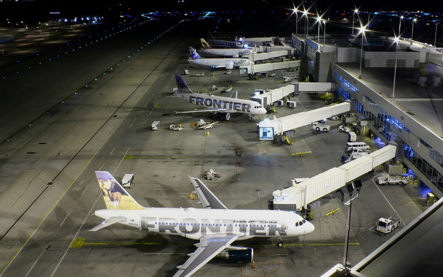 Airplanes airport night ground lights free wallpaper - medium preview image