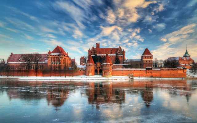 Castle lake gothic architecture cityscape free wallpaper - medium preview image
