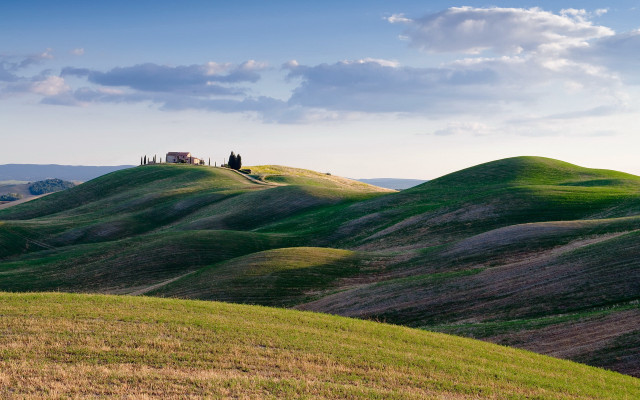 Hill house field landscape sky free wallpaper - medium preview image