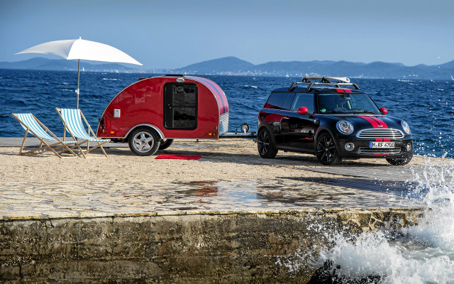 Red black car beach trailer free wallpaper - medium preview image