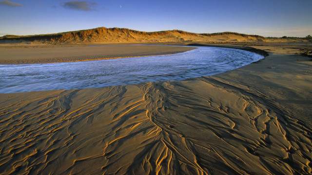 River beach mountains sky ocean free wallpaper - medium preview image