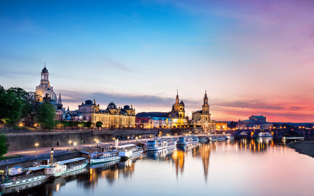 River boats city sunset architecture free wallpaper - medium preview image