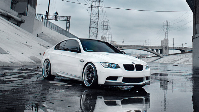 White car wet street bridge free wallpaper - medium preview image