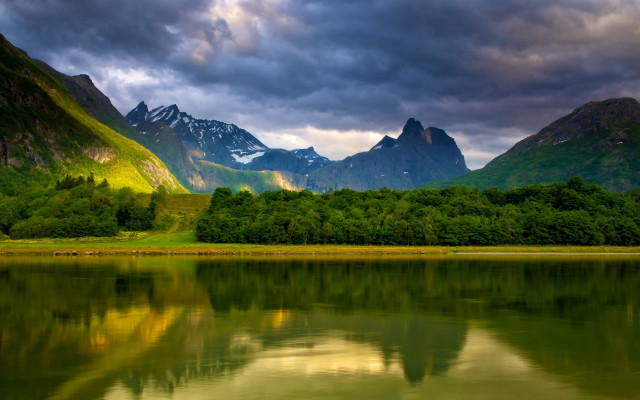 Lake mountains forest grassy sky free wallpaper - medium preview image