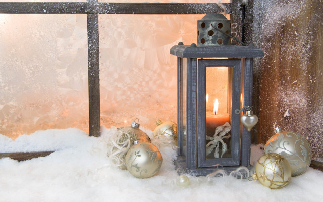 Lantern candle snowy window stilllife free wallpaper - medium preview image