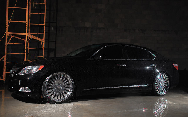 Black car garage ladder light free wallpaper - medium preview image
