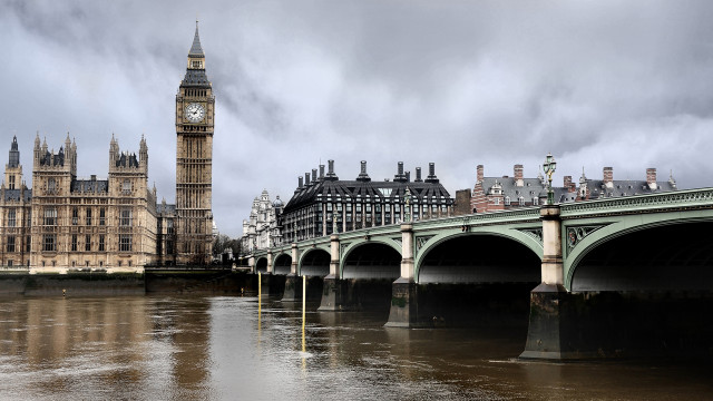 Bridge clocktower river cityscape fog free wallpaper - medium preview image