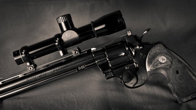 Gun scope black white background free wallpaper - medium preview image